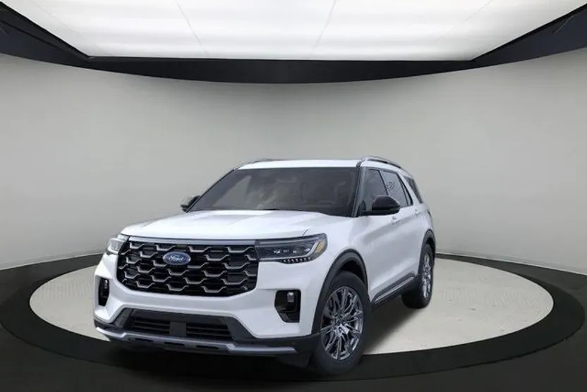 2025 Ford Explorer Platinum photo 1