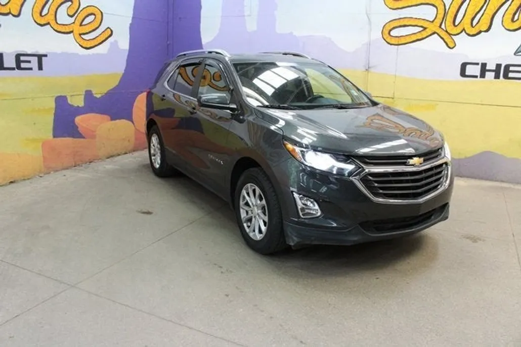 2021 Chevrolet Equinox LT photo 1
