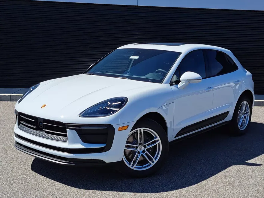 2025 Porsche Macan T photo 1