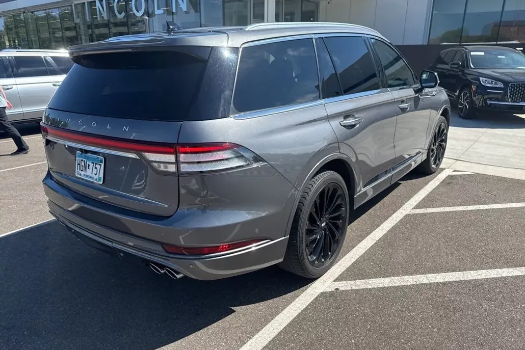 2022 Lincoln Aviator Reserve photo 1