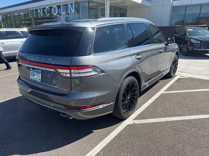 2022 Lincoln Aviator Reserve photo 1
