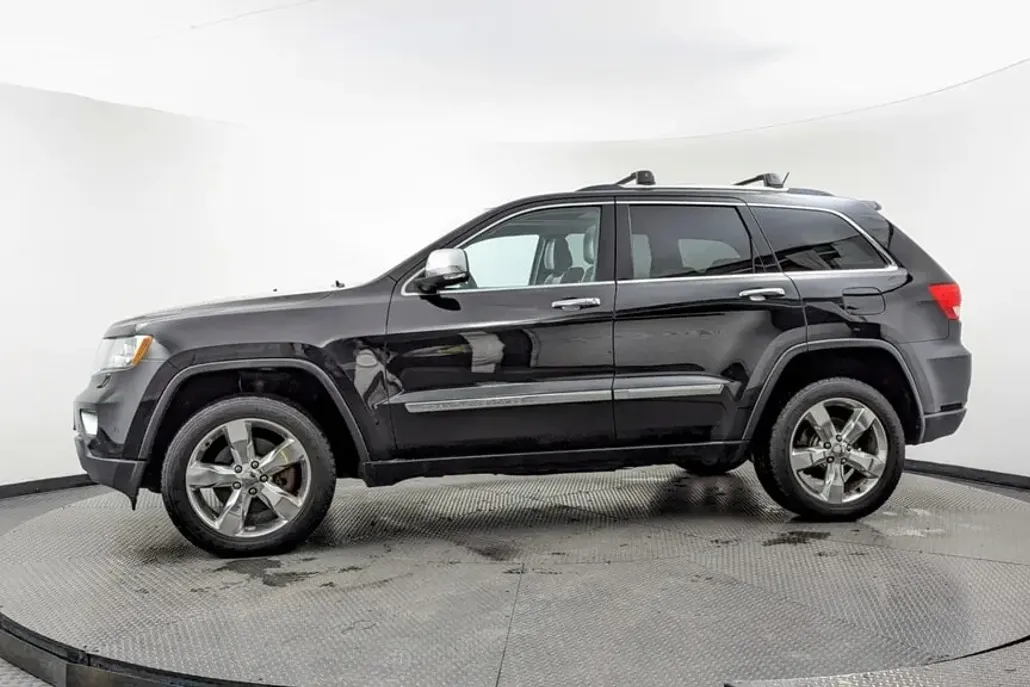 2013 Jeep Grand Cherokee Overland Summit photo 1