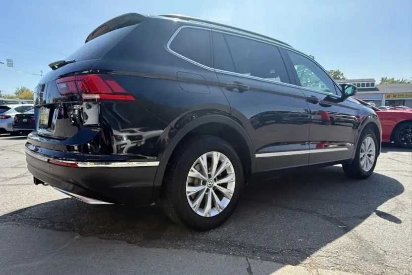 2018 Volkswagen Tiguan SE Sport photo 1