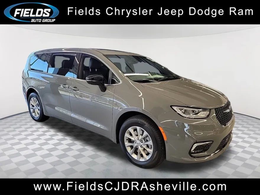 2025 Chrysler Pacifica photo 1