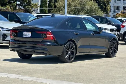 2024 Volvo S60 B5 Plus Black Edition photo 3