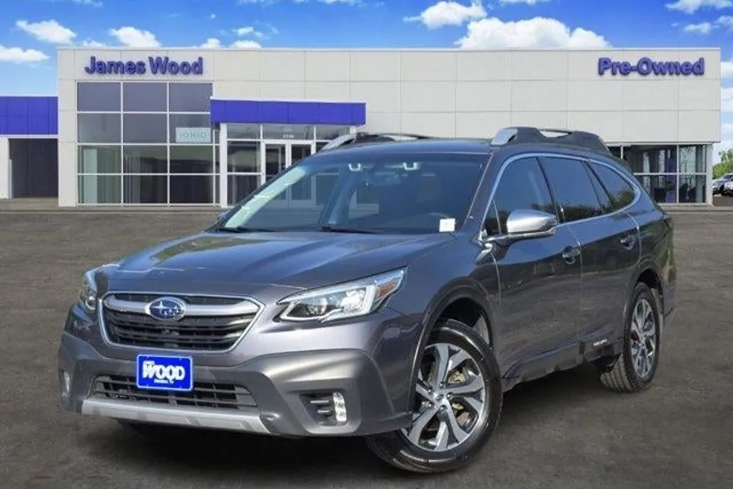 2020 Subaru Outback Touring photo 1