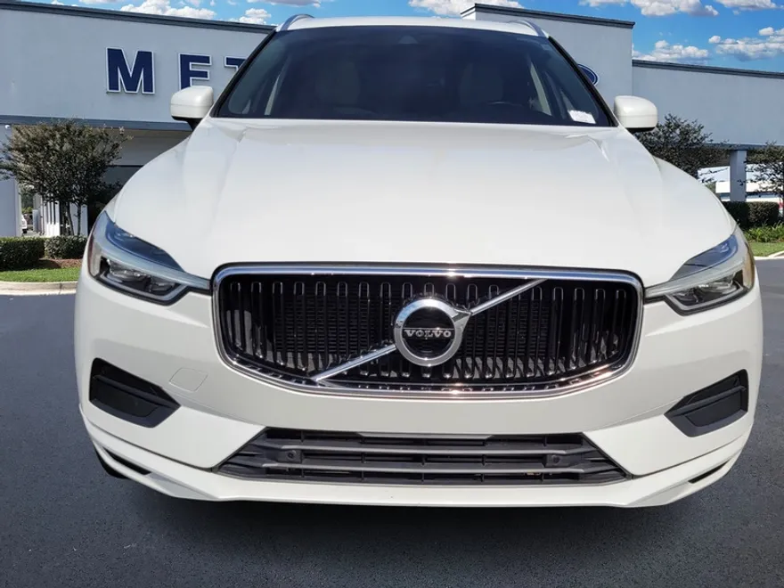 2020 Volvo XC60 T6 Momentum photo 1