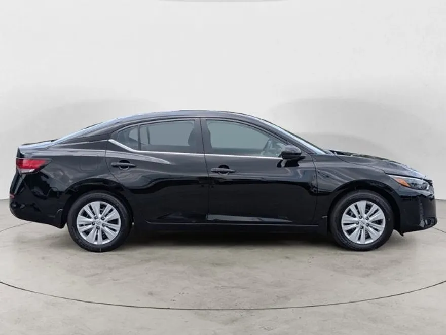 2025 Nissan Sentra S photo 1