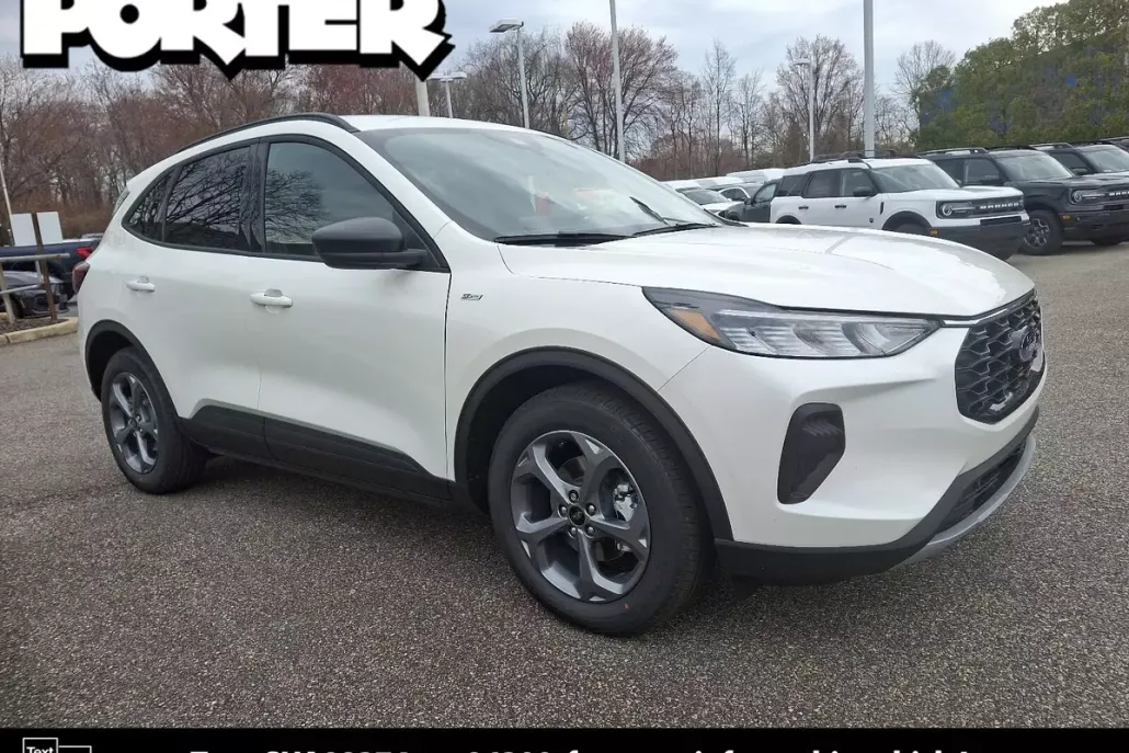 2025 Ford Escape ST-Line photo 1
