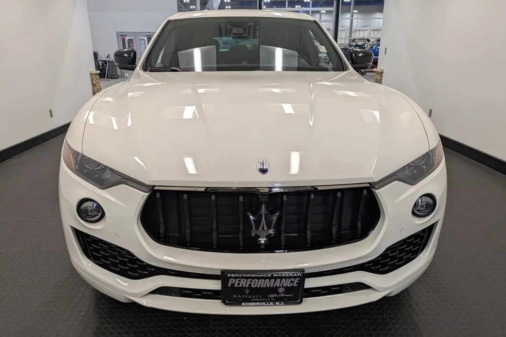 2024 Maserati Levante GT photo 1