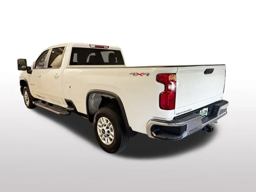 2024 Chevrolet Silverado 2500HD LT photo 1