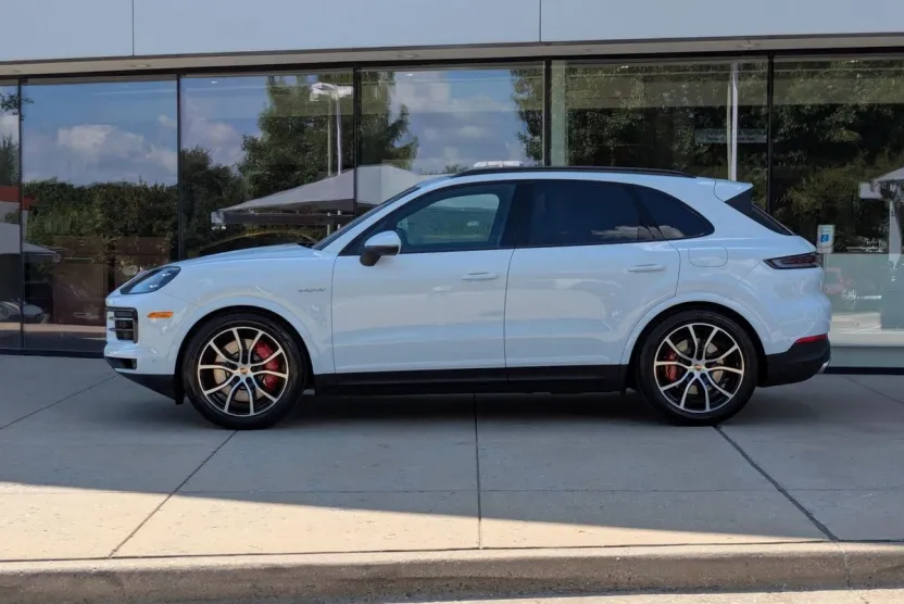 2026 Porsche Cayenne E-Hybrid S photo 1