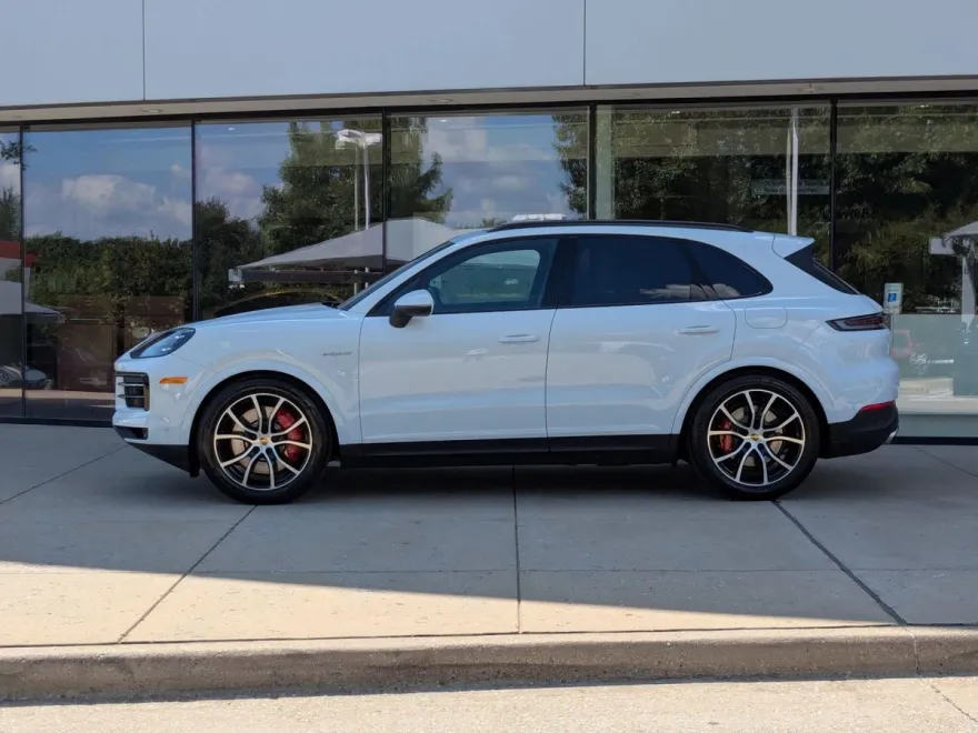 2026 Porsche Cayenne E-Hybrid S photo 1