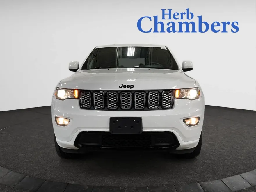 2021 Jeep Grand Cherokee Laredo photo 1