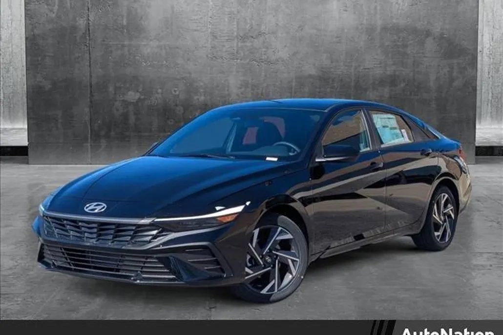 2025 Hyundai Elantra SEL Sport photo 1