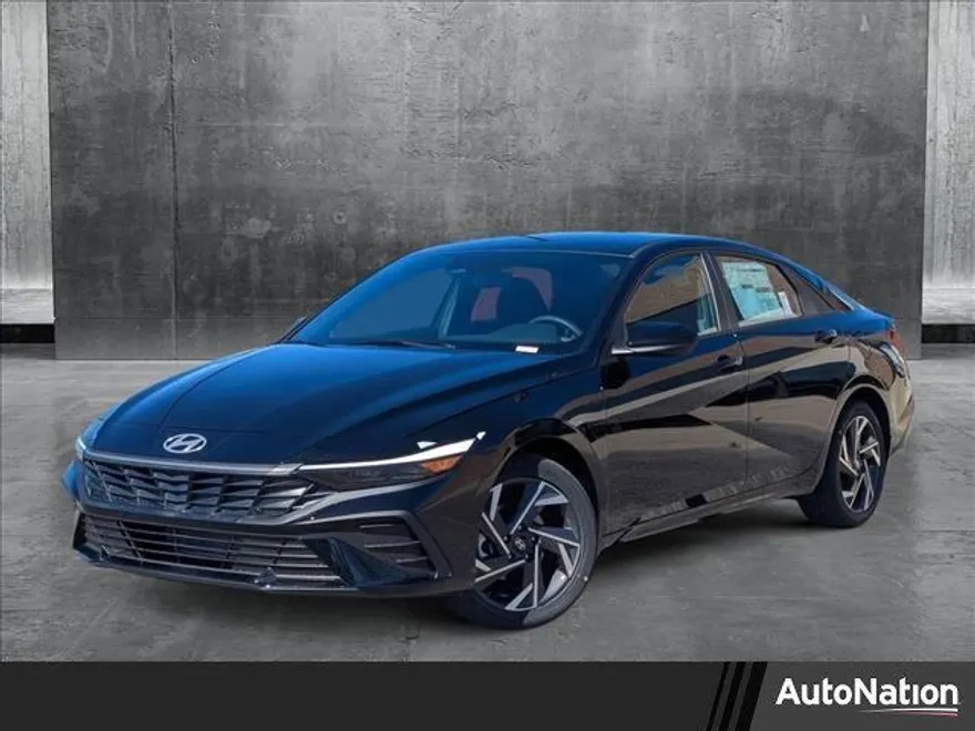 2025 Hyundai Elantra SEL Sport photo 1