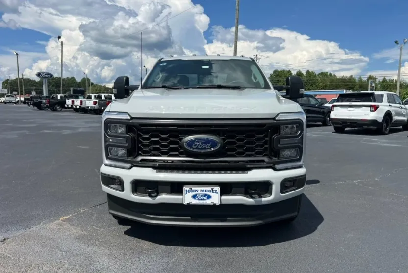 2025 Ford F-250 photo 1