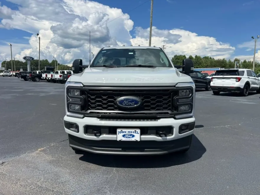 2025 Ford F-250 photo 1