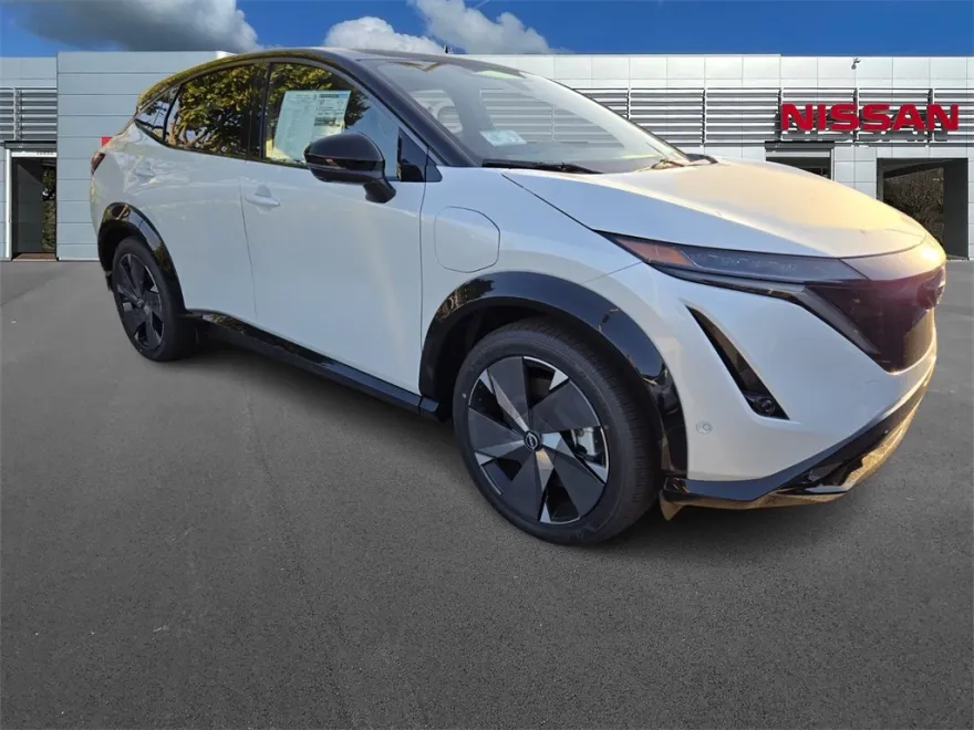 2025 Nissan ARIYA Platinum photo 1