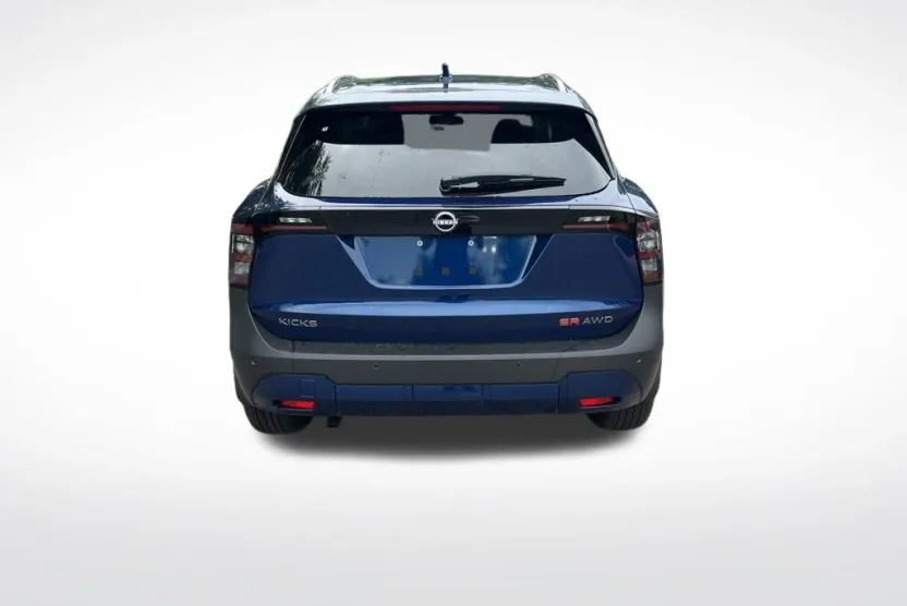 2025 Nissan Kicks SR photo 1