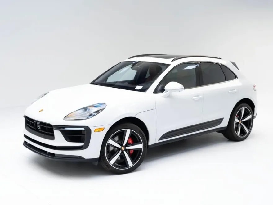 2022 Porsche Cayenne GTS photo 31