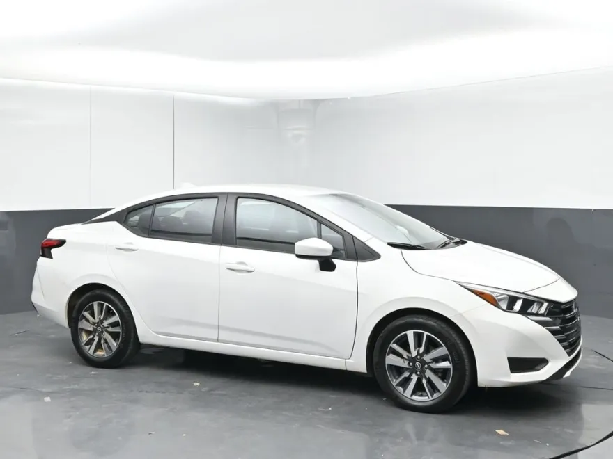 2024 Nissan Versa SV photo 1