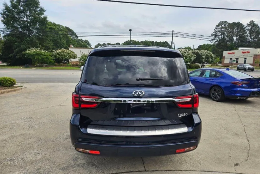 2018 Infiniti QX80 photo 1