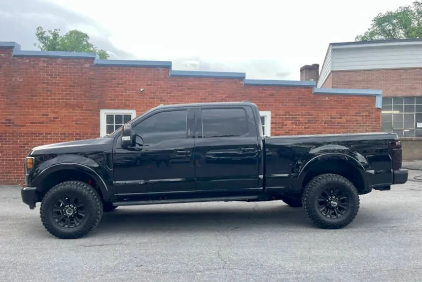 2021 Ford F-250 Lariat photo 1
