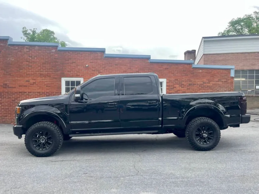 2021 Ford F-250 Lariat photo 1