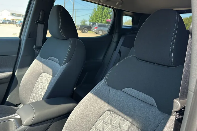 2025 Nissan Kicks SV photo 1