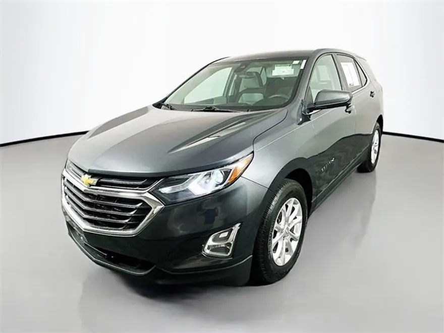2020 Chevrolet Equinox LT photo 1