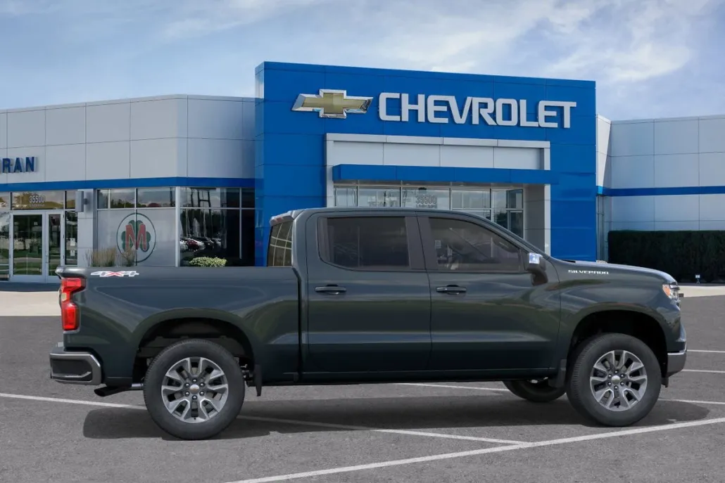 2026 Chevrolet Silverado 1500 LT photo 1
