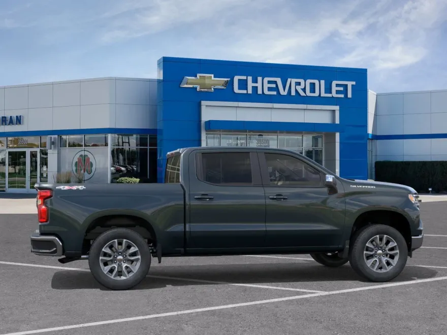 2026 Chevrolet Silverado 1500 LT photo 1