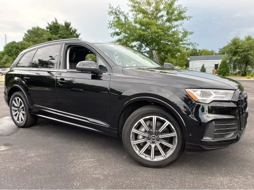 2023 Audi Q7 Premium Plus photo 1