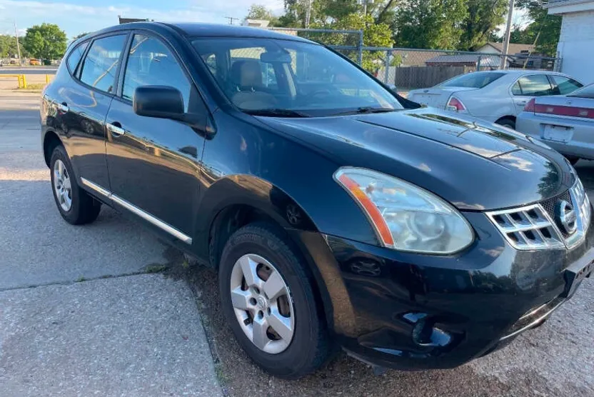 2013 Nissan Rogue S photo 1