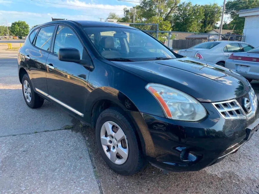 2013 Nissan Rogue S photo 1