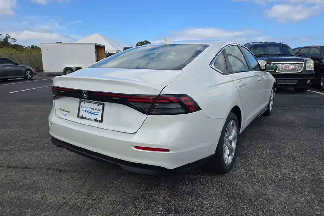 2023 Honda Accord LX photo 1