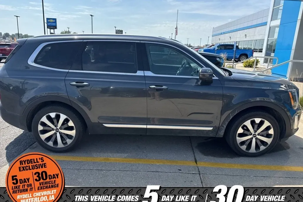 2022 Kia Telluride S photo 1