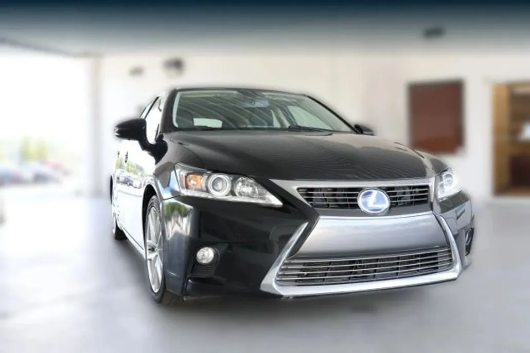 2017 Lexus CT 200h photo 1