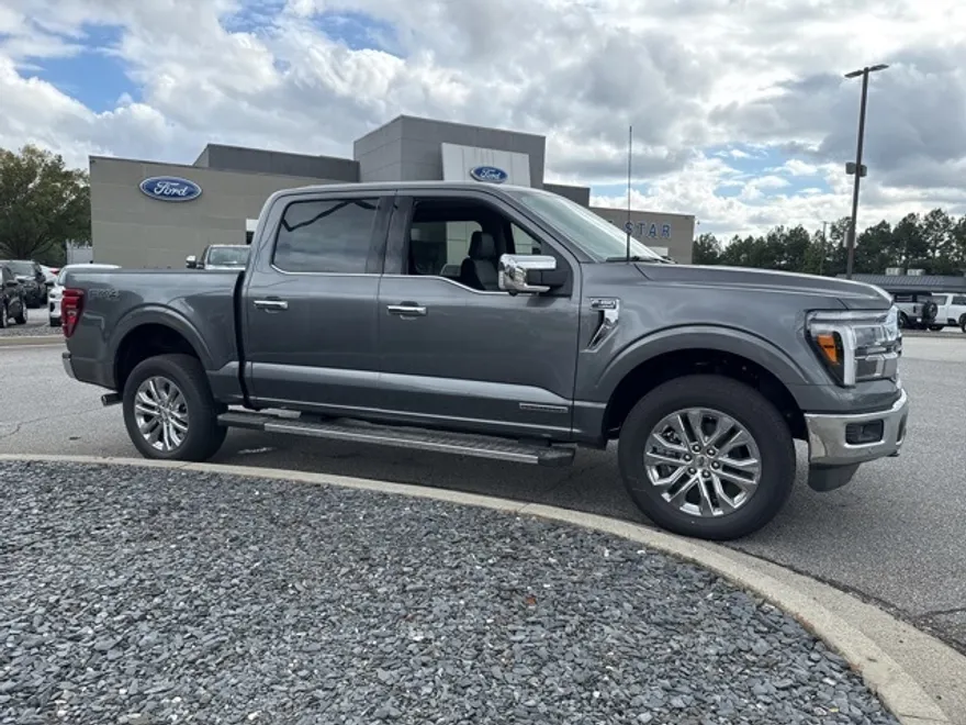 2025 Ford F-150 Lariat photo 1