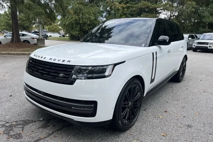 2025 Land Rover Range Rover SE photo 1
