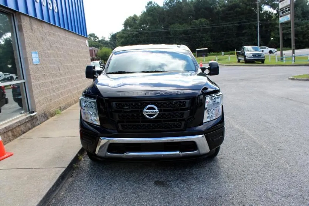 2021 Nissan Titan Crew Cab SV photo 1