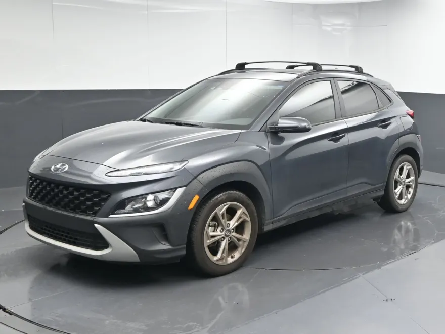 2022 Hyundai Kona SEL photo 1