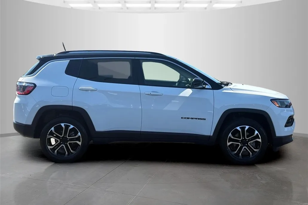 2022 Jeep Compass Limited photo 1