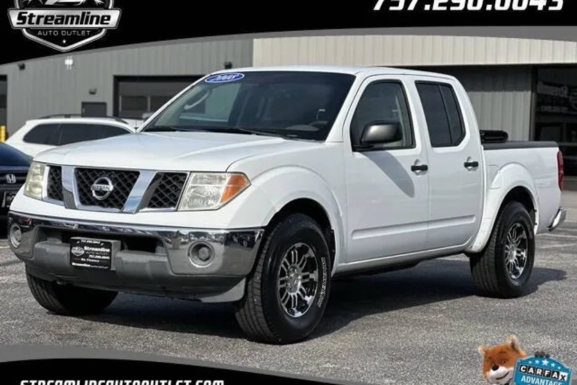 2008 Nissan Frontier SE Crew Cab photo 1