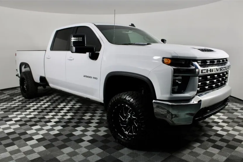 2022 Chevrolet Silverado 2500HD LT photo 1