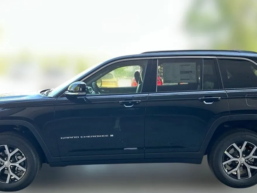 2025 Jeep Grand Cherokee Limited photo 1