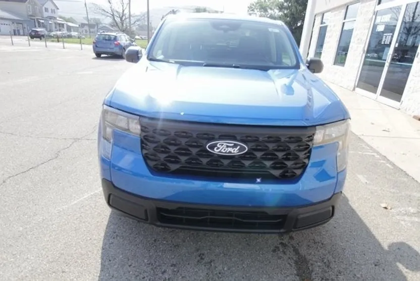 2025 Ford Maverick XL photo 1