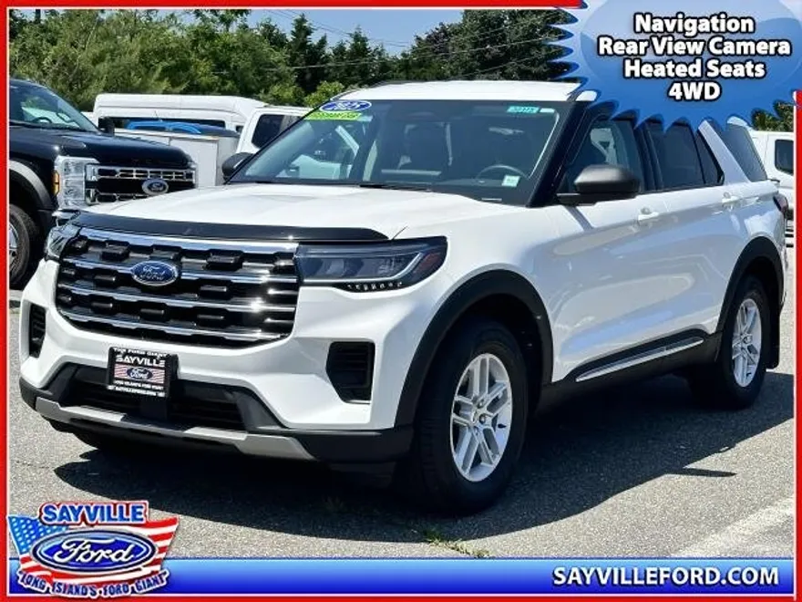 2025 Ford Explorer photo 1
