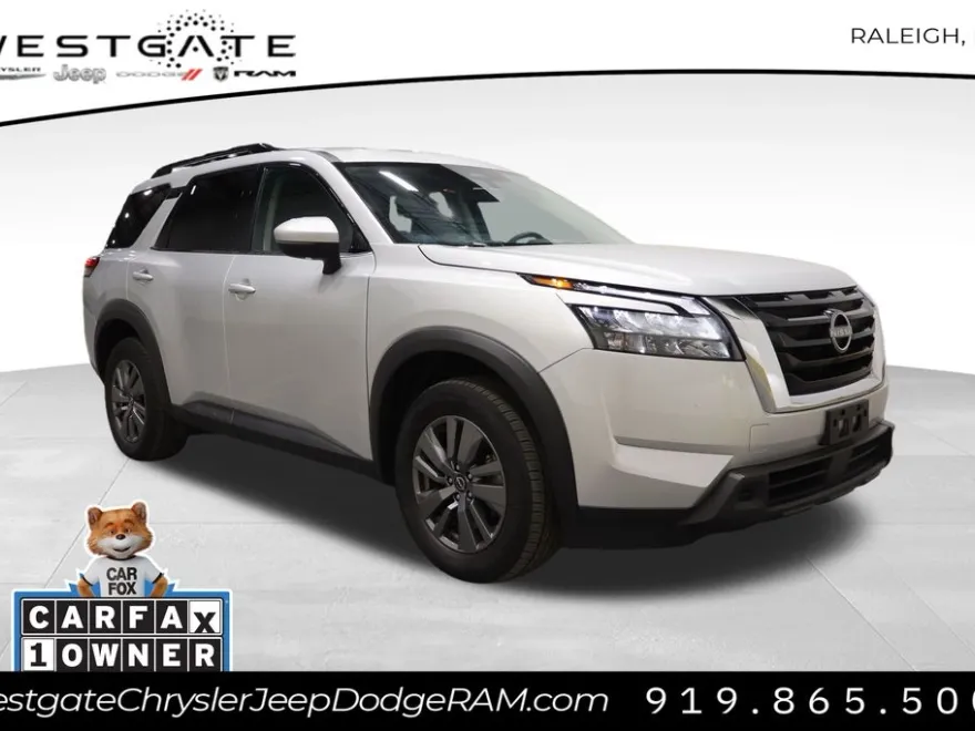 2024 Nissan Pathfinder SV photo 1